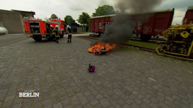 Auf Streife - Berlin - Auf Streife - Berlin - Der Brennende Motorroller