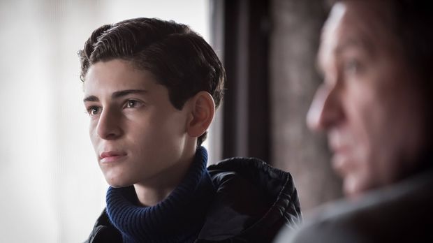 Gotham - Gotham - Staffel 2 Episode 18: Pinewood